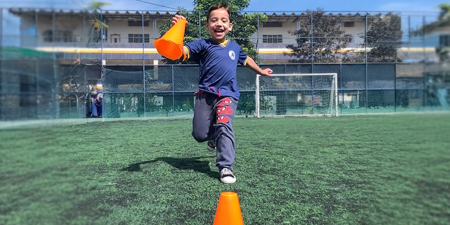 Cuidados essenciais com as crianças no verão